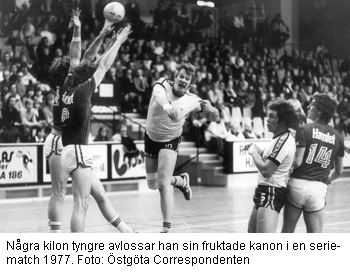 Skott i handbollsmatch 1977. Foto: Östgöta Correspondenten