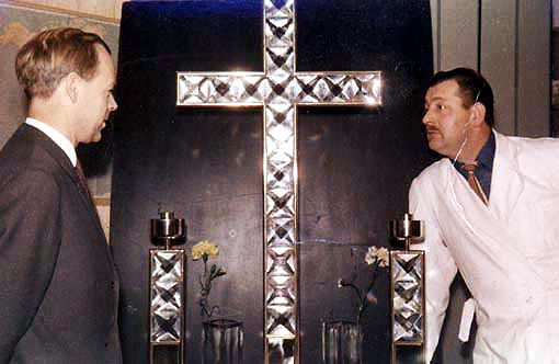 Lennart Rosén och Paul Kedelv, Reijmyre kyrkas kors och ljusstakar i kristall