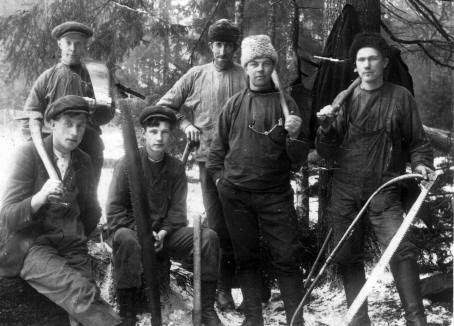 Huggarlag i Katterumsskogen år 1923