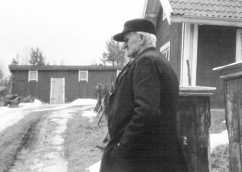 Verner "Mosen" Ahnberg på Öna. Bild lånad av Per Henrik Fornander