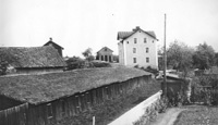 Repslagarebanan på Kanberget omkring 1905. Adolf Fredrik bodde en tid i en av lägenheterna i huset i bakgrunden. Bild: Gamla Linköping