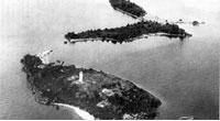 Fjuk består egentligen av tre öar. På den närmaste, Skallen, syns fyren och det var också på den ön som Zetterblad bodde. Bild: Motala musei- och hembygdsförening