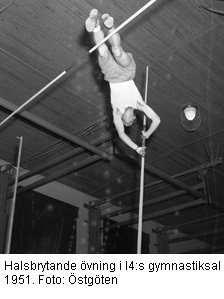 Stavhopp i gymnastiksal 1951