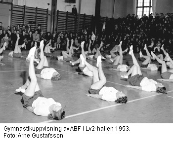Gymnastikuppvisning i Lv2-hallen 1953