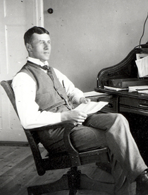 Ebbe Wahlbeck (1888-1975) i kontorsmiljö