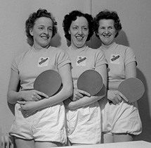 Bordtennis var en viktig gren i verksamhetsträdet. Systrarna Dahlin representerade laget tillsammans med Märtha Persson på 1950-talet. Bild: Wahlbecks