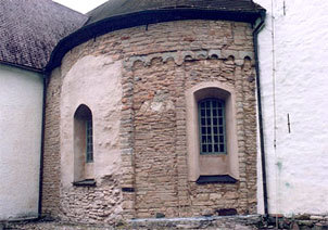 Vårdsbergs kyrka från 1100-talet. Östergötlands enda kvarvarande rundkyrka.