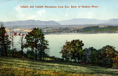 1908 Postcard sent from Catskill and Catskill Mountaoins from East Bank of  Hudson River to Mr Aug Andersson, Njerfvefall, Norra Vi.