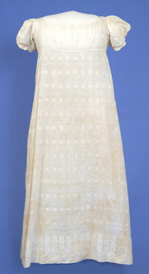Empireklänning av mönstervävd bomull, har tillhört Jeanna Westman. Bild: Östergötlands museum