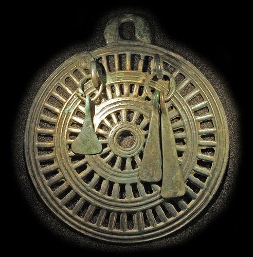 Solskiva i brons från Kurum